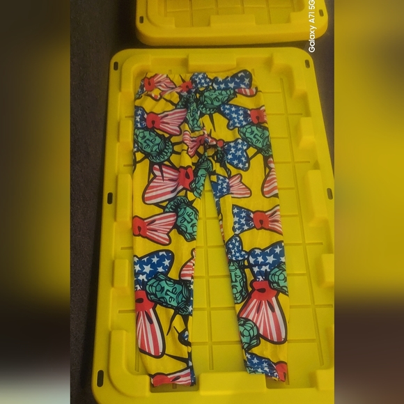 * Lularoe Statue of Liberty leggings, one size - Picture 2 of 6